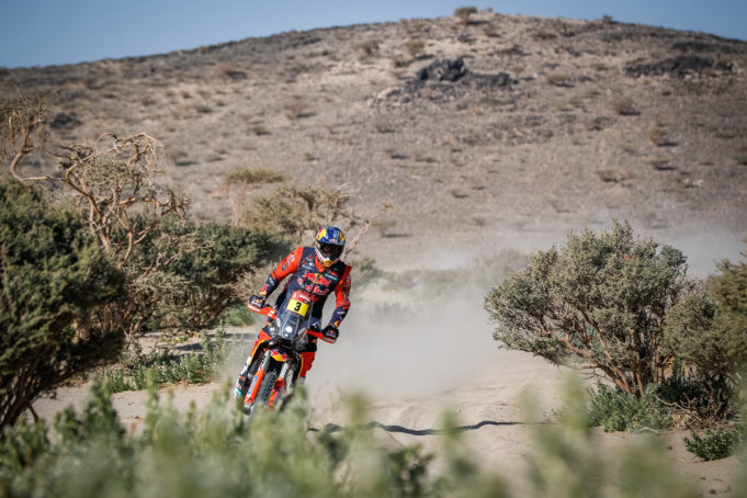 Rally/Dakar.- Toby Price se adjudica la primera etapa en motos y Barreda pierde 15 minutos