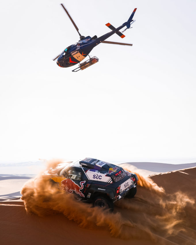 Al-Attiyah y Price ganan la tercera etapa y Sainz y Barreda ‘pinchan’ en el Dakar