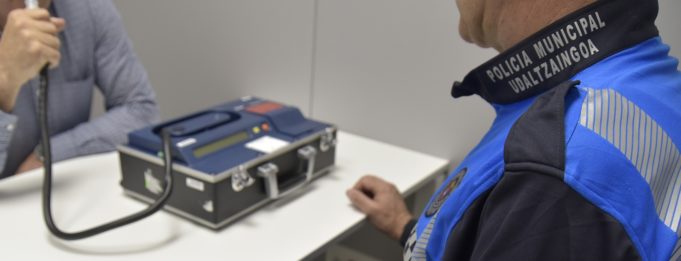 Atropella a dos mujeres en Iturrama y da positivo en la prueba de alcoholemia