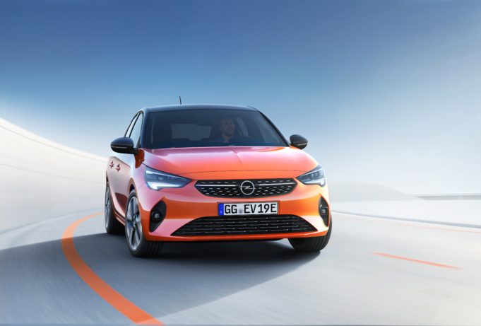 Opel ofrece el ‘español’ Corsa-e con dos aplicaciones para facilitar su carga y conducción