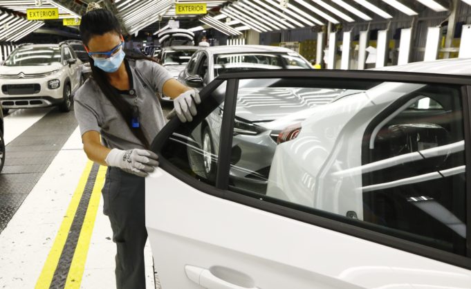 La planta de Stellantis/Opel en Figueruelas vuelve a cambiar el calendario laboral por problemas de suministro