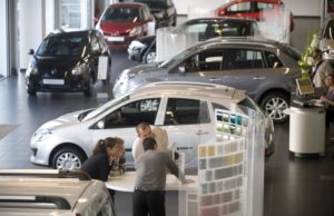 Las matriculaciones se desploman un 45% en lo que va de año y se quedan al borde de 100.000 unidades