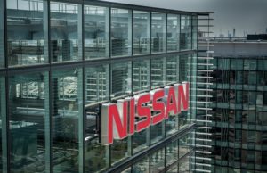 Empleados de Nissan Ávila protestan ante la empresa para que aclare el futuro del plan industrial
