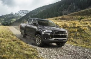 Toyota presenta el Hilux GR Sport, un nuevo acabado deportivo para su ‘pick-up’