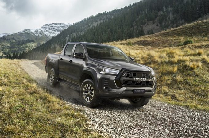 Toyota presenta el Hilux GR Sport, un nuevo acabado deportivo para su ‘pick-up’