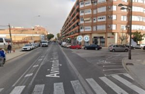 Sucesos.- Heridos dos hombres tras colisionar un coche y una moto en València