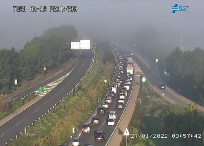 Un accidente entre dos coches provoca retenciones en la Ma-19 en sentido Llucmajor