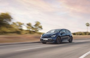 Cupra empieza a entregar en España las primeras unidades de su primer eléctrico, el Born