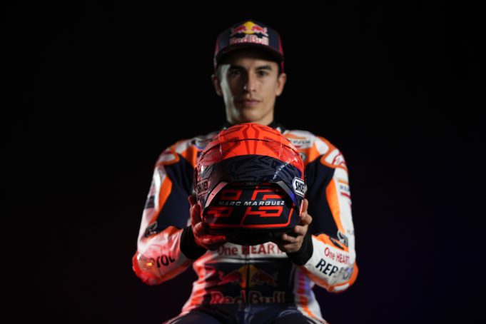 Marc Márquez lucirá un nuevo casco “minimalista” y “potente”