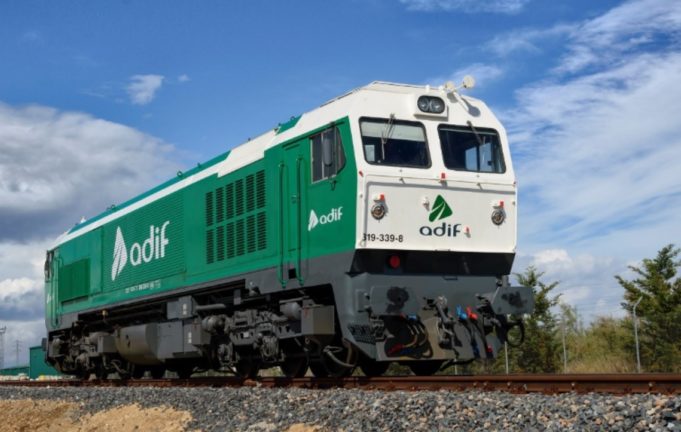 Adif licita el mantenimiento de 42 locomotoras de terminales de mercancías por 6 millones de euros