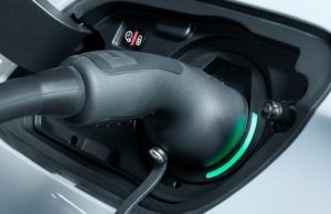 Toyota Prius y Kia Ceed Tourer, los mejores coches híbridos enchufables por menos de 35.000 euros