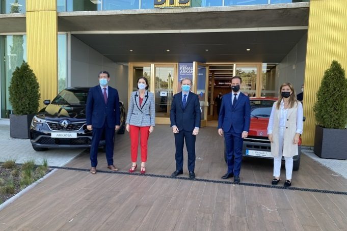 Maroto asegura que trabaja para que España participe en el diseño y fabricación de chips en Europa