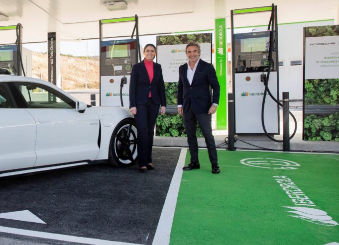 Iberdrola instala en Elche el mayor hub de recarga ultrarrápida para coches eléctricos del sur de Europa