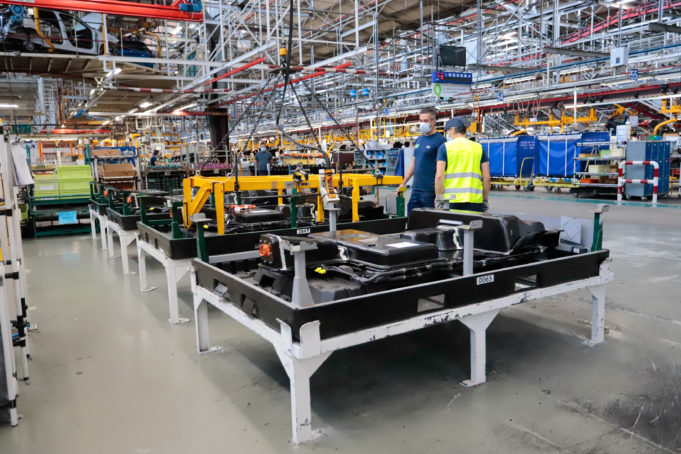 Stellantis Vigo amplía su parón y detendrá toda su producción la semana que viene por la falta de microchips