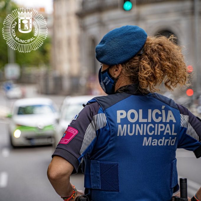 La Policía pide colaboración para localizar a una furgoneta que atropelló a un ciclista