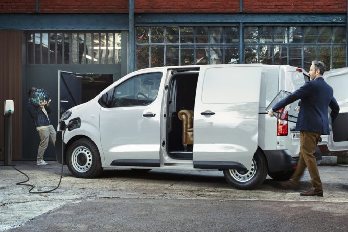 El mercado de furgonetas se hunde un 27% en febrero y se queda por debajo de las 10.000 unidades