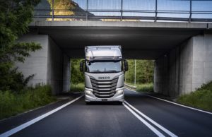 El mercado español de camiones y autobuses cierra casi plano febrero, con 2.022 unidades