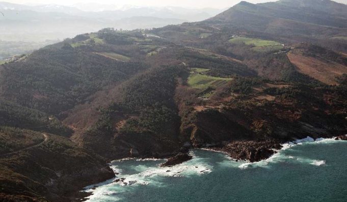 Localizan siete canteras de molino del siglo XVI en el monte Jaizkibel (Gipuzkoa)
