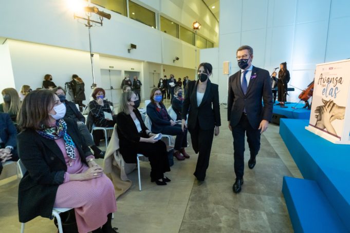 Feijóo llama a “trabajar unidos” por la igualdad: “Si hacemos ideología o política con esto, tendremos un problema”