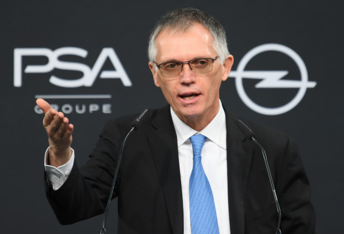 El consejero delegado de Stellantis, Carlos Tavares, ganó 19,15 millones en 2021