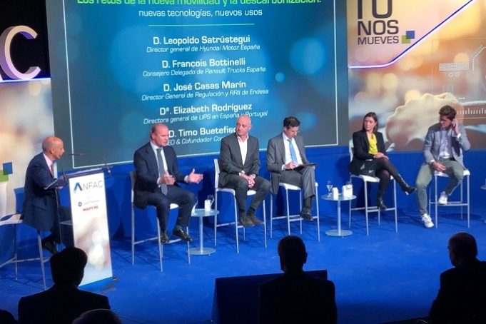 La automoción considera “imprescindible” la colaboración público-privada en la transformación del sector