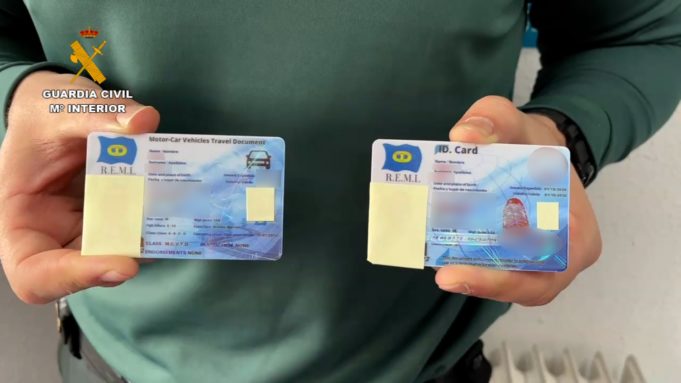 Propuesto para sanción tras identificarse ante agentes de Tráfico como diplomático de ‘República Errante Menda Lerenda’