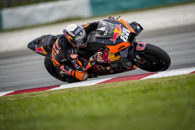 Motociclismo/GP Indonesia.- Oliveira, Chantra y Foggia triunfan en Mandalika sin Márquez