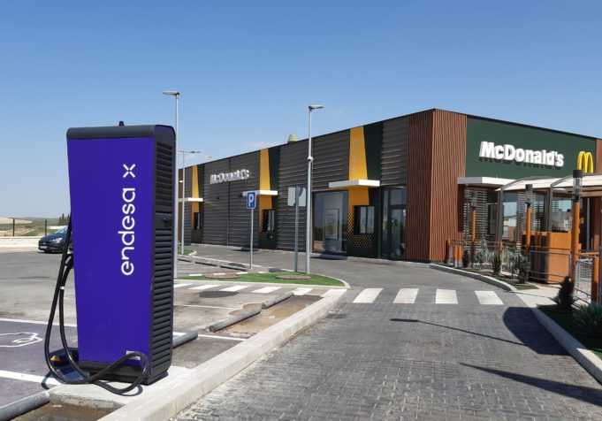 Endesa X y Mcdonald’s inauguran nuevos puntos de recarga para vehículos eléctricos en Andalucía