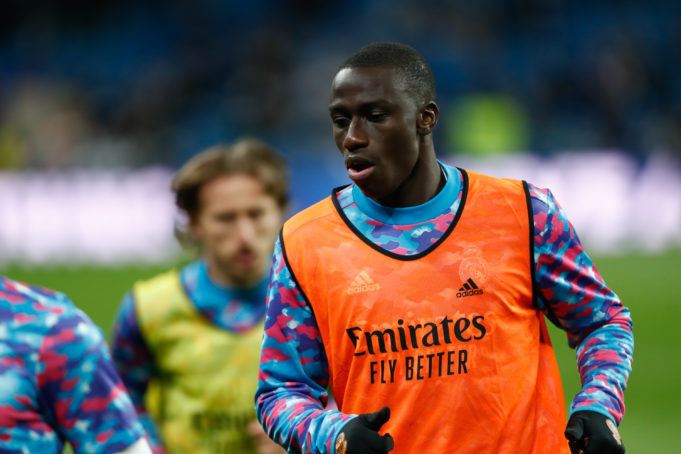 Karim Benzema y Ferland Mendy entrenan en solitario en el césped y apuran sus opciones de estar en Balaídos