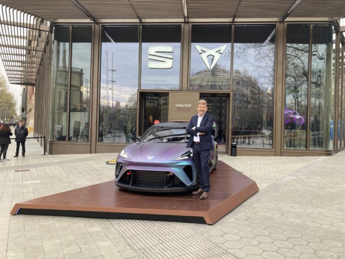 Griffiths (Seat) defiende que España no puede “seguir viviendo del turismo”