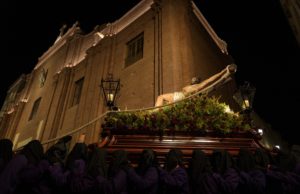 La primera procesión de la Semana Santa de España sale en la madrugada del Viernes de Dolores desde Cartagena