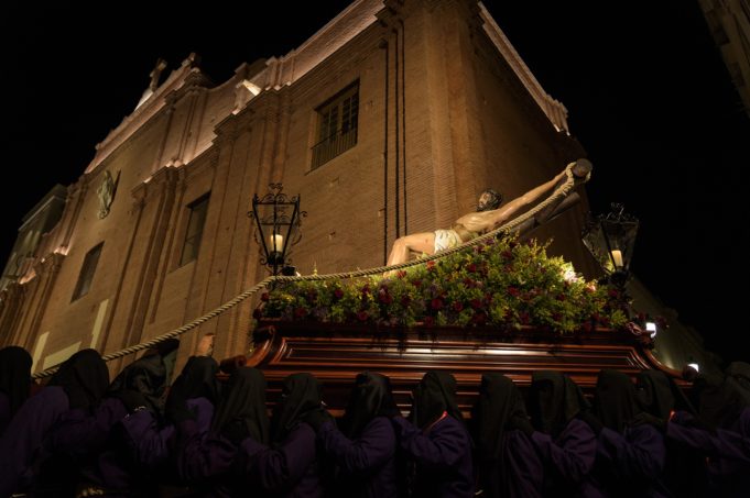 La primera procesión de la Semana Santa de España sale en la madrugada del Viernes de Dolores desde Cartagena
