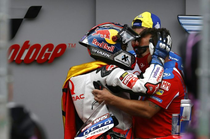 El español Jorge Martín arrebata la ‘pole’ a Jack Miller con récord de MotoGP