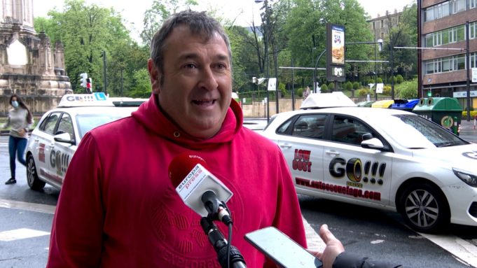 Profesor de autoescuela de Bilbao: “Seguimos con mascarilla”