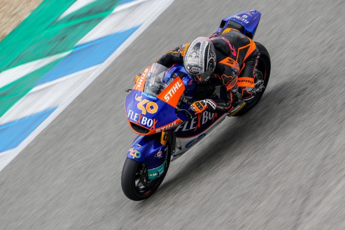 Arón Canet recibe el alta médica y disputará el Gran Premio de España en Jerez