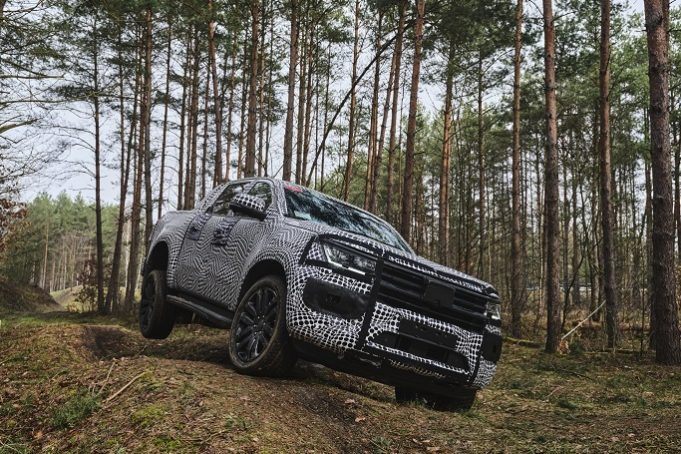 La nueva generación del Volkswagen Amarok llegará a finales de año con cinco motorizaciones distintas