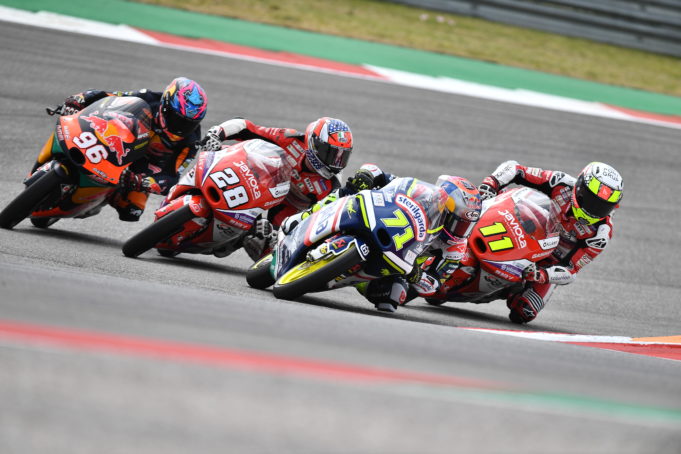 Guevara lidera la primera fila íntegramente española de Moto3