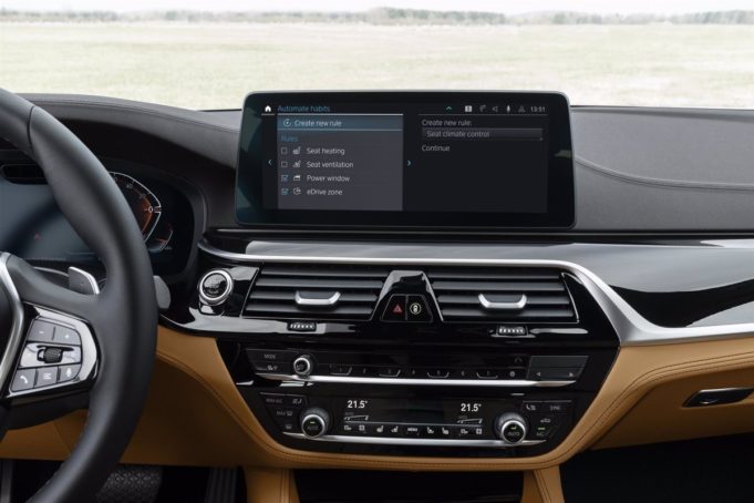 BMW comercializa algunos coches sin soporte para Android Auto y Apple Carplay por falta de chips