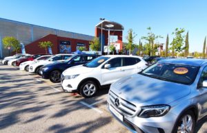 La venta de vehículos de ocasión cayó un 17,3% en abril por la crisis de los microchips