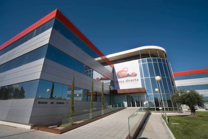 Línea Directa amplía su Póliza Respira a coches híbridos enchufables