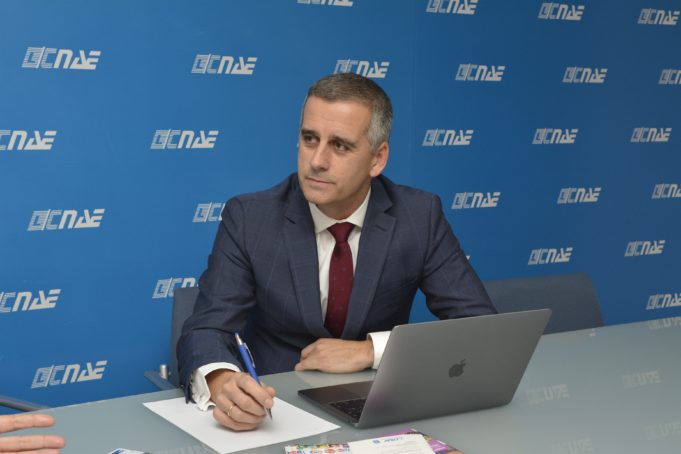 Autoescuelas llevan al Congreso su petición de ayudas para salvaguardar el sector ante la crisis energética