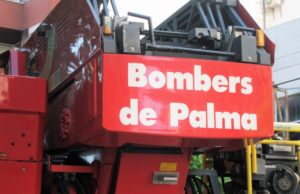 Un total 13 coches y una moto se incendian de madrugada en la zona de El Terreno (Palma)