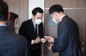 Torrent celebra que la fábrica de componentes de baterías “retroalimenta” a Iljin y a Seat