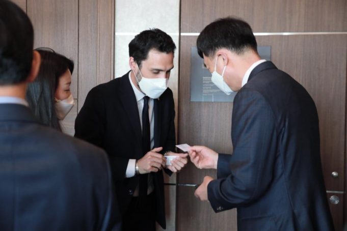 Torrent celebra que la fábrica de componentes de baterías “retroalimenta” a Iljin y a Seat