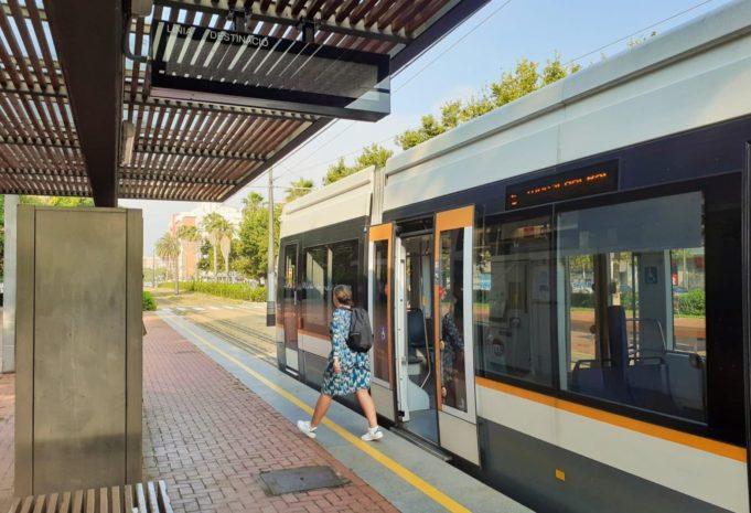 Sucesos.- Un joven de 27 años resulta herido tras ser atropellado por un tranvía