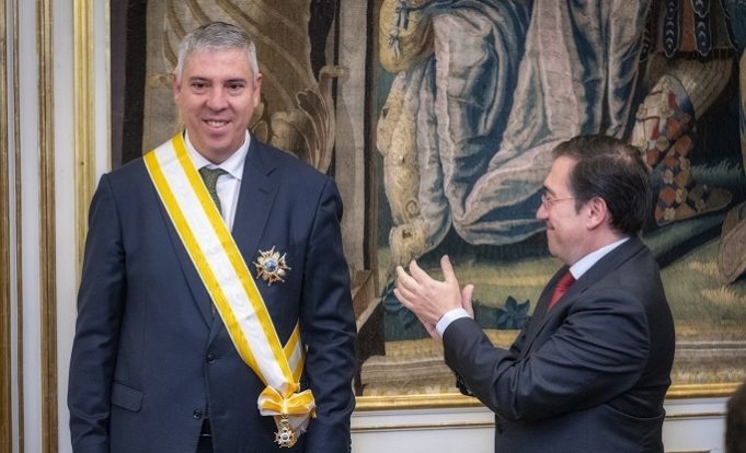 El presidente del Comité Ejecutivo de Ifema Madrid recibe la Gran Cruz de Isabel la Católica