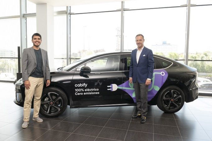 Cabify operará los primeros 40 coches de Mobilize (Renault) en Madrid