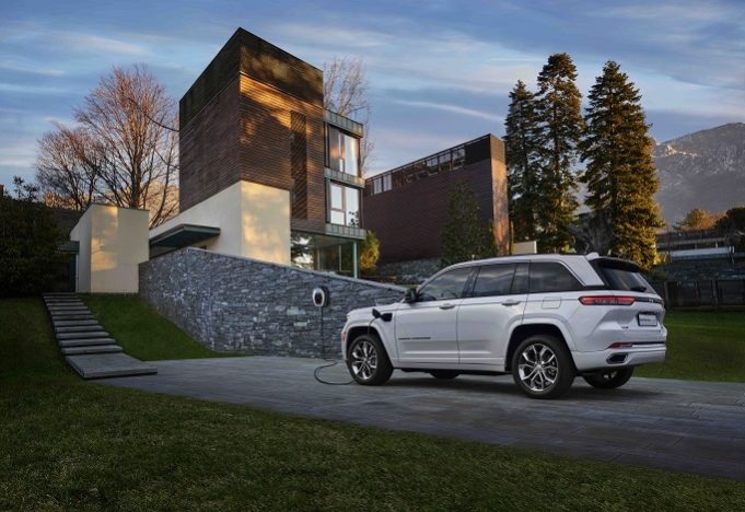 Jeep empieza a recibir pedidos de la gama completa del Grand Cherokee 4xe en Italia, Francia y Alemania