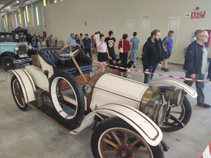 Cerca de 3.000 personas visitan la VI edición de Todomotor Classic Ejea este fin de semana