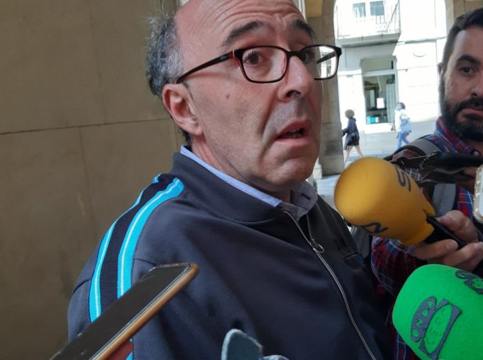 Los coches con derecho a etiqueta DGT están obligados a exhibirla para circular desde este miércoles